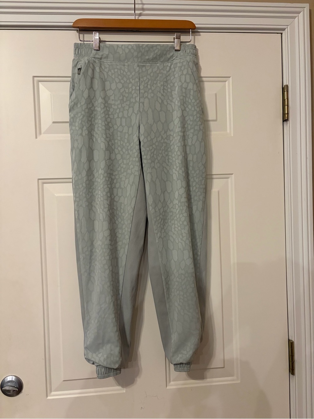 Athleta Light Sage Textured Jogger Pants